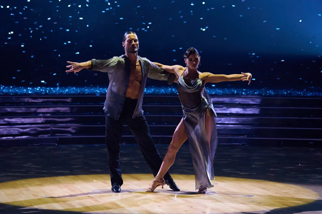Valentin Chmerkovskiy and Jenna Dewan strike a dramatic pose on the ballroom floor during