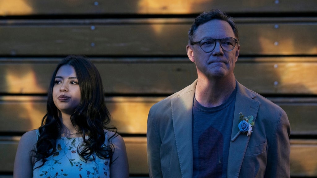 Amber Midthunder and Matthew Lillard in 