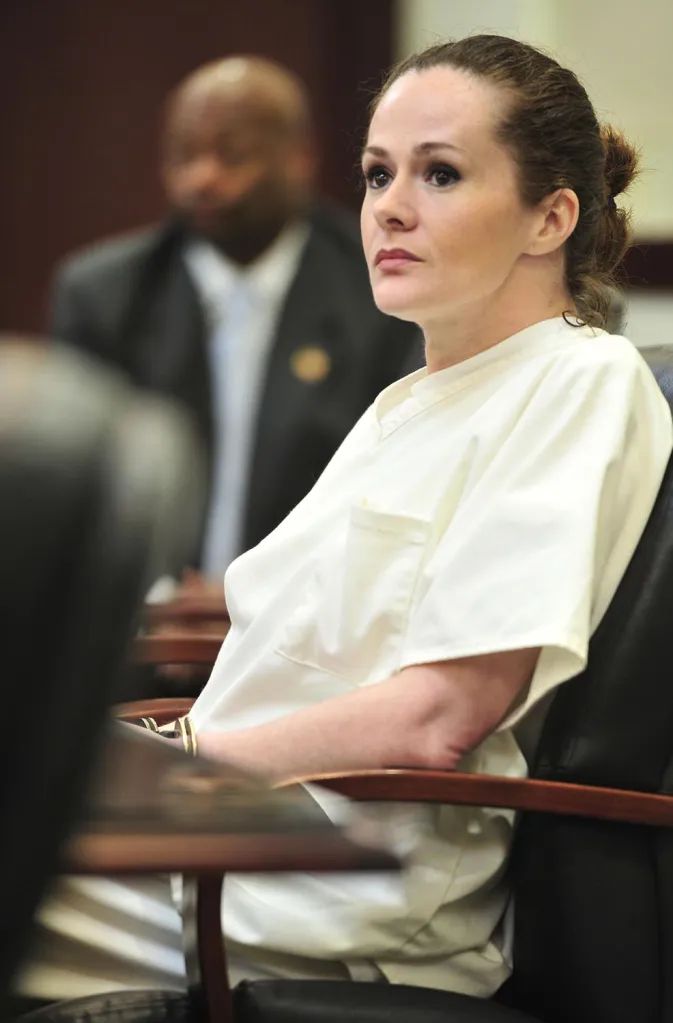 Christa Pike alarmingly told medical staff she thought her arm would “burst open” during her execution. 