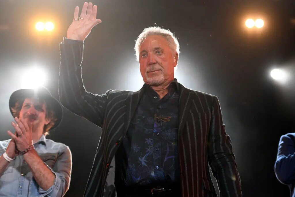 Tom Jones struck with illness, cancels LA show at The Greek