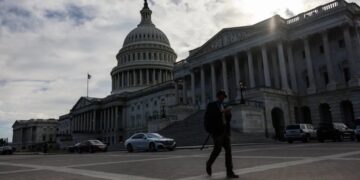 Congressional Staff Open Letters Containing Suspicious Substances
