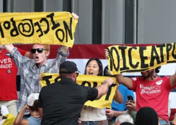 Trump stops cold to cheer MAGA fan who confronted protesters: ‘Slapping the guy around’