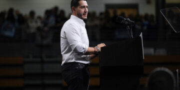 Trump’s anti-Muslim attacks dominate Michigan’s election homestretch