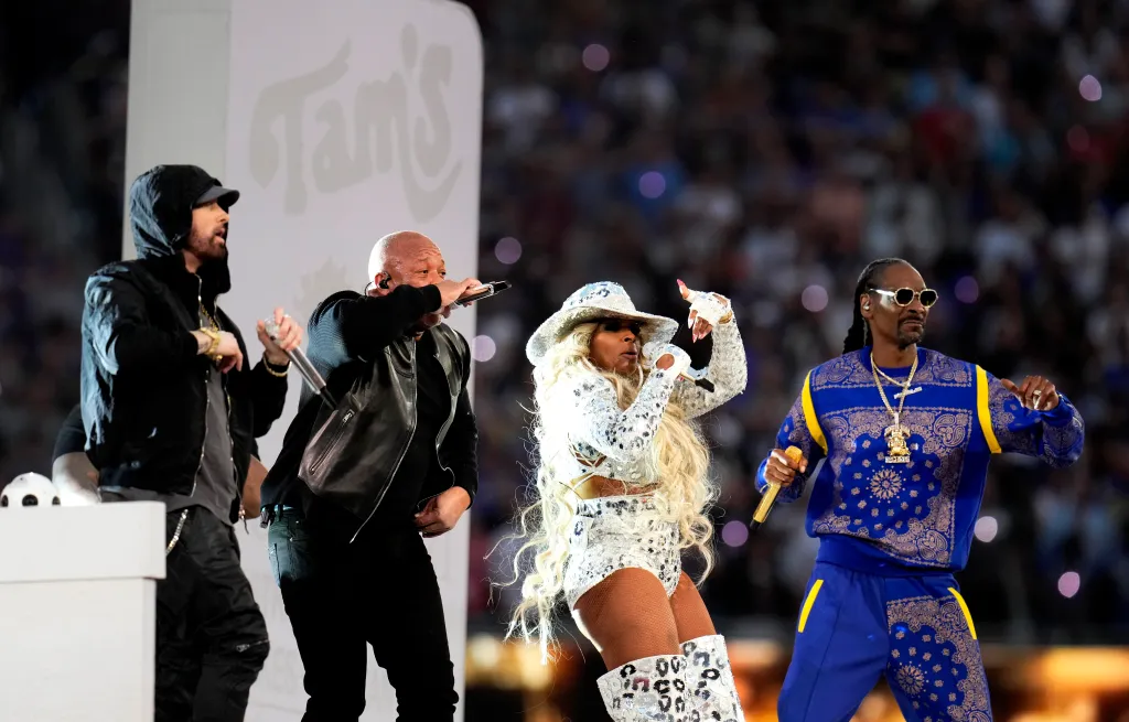 Eminem, Dr. Dre, Mary J. Blige, and Snoop Dogg performing at the Super Bowl LVI halftime show.