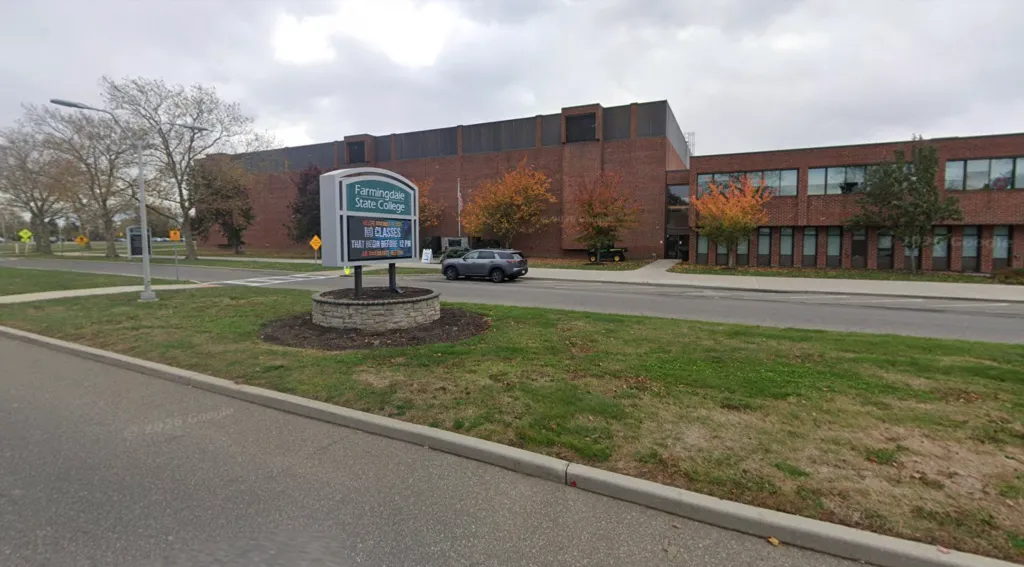 Google Maps image of Farmingdale State College.
