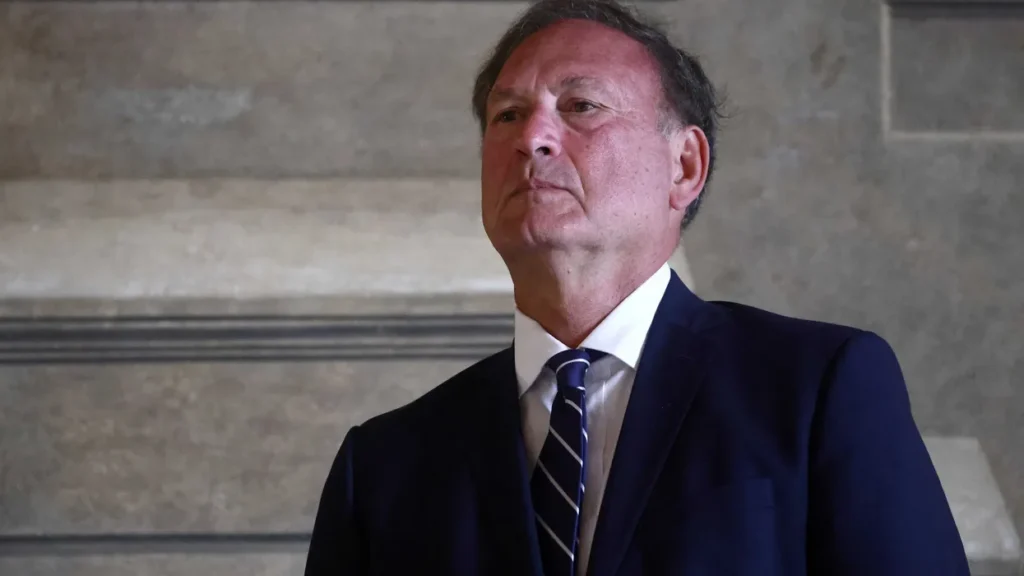 Trump judge gunning for Samuel Alito’s seat with ‘absurd’ rulings flagged by legal expert