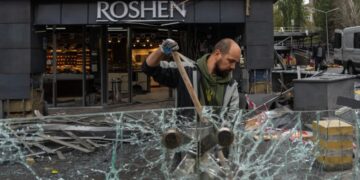 Is the US abandoning Ukraine?