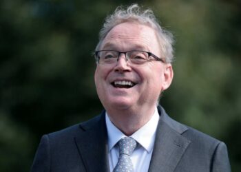 Trump’s top economic adviser ridiculed after bashing ‘myth’: ‘That should do it’