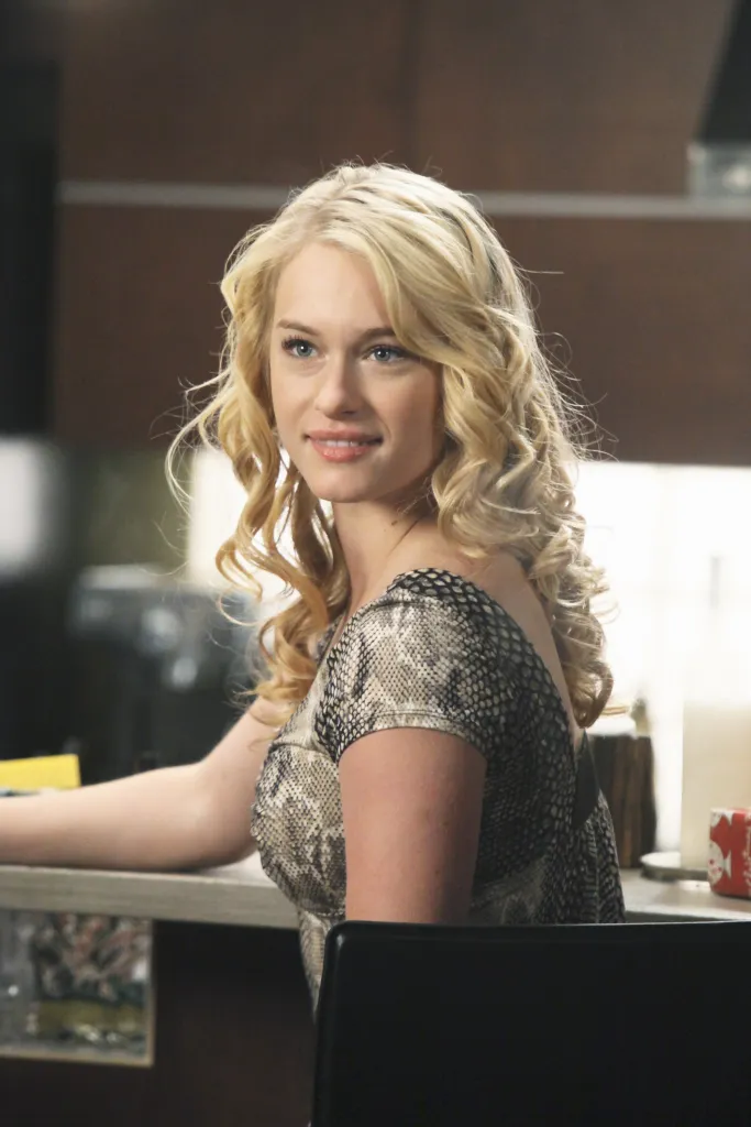Leven Rambin as Sloan Riley in 