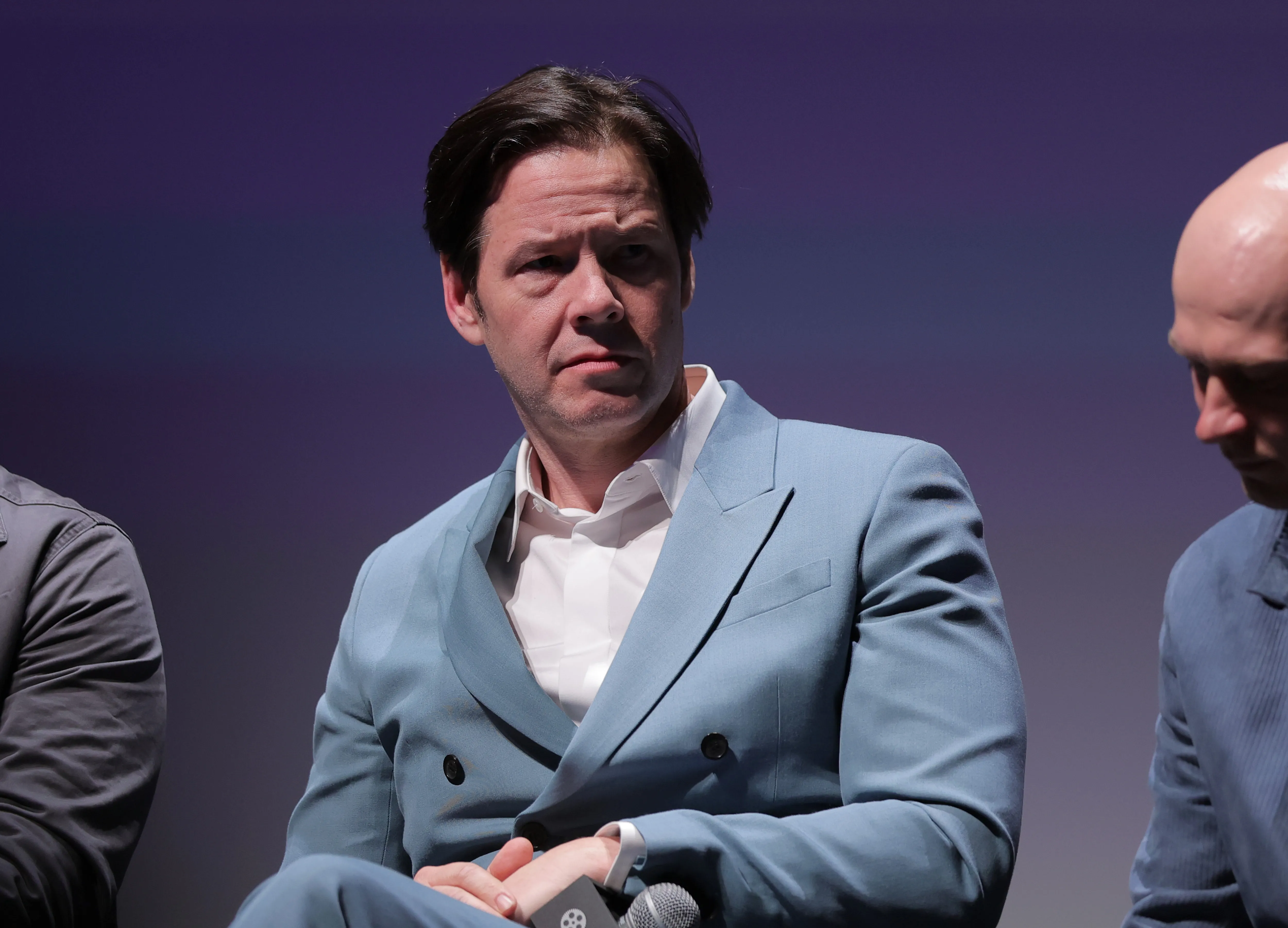 Ike Barinholtz.
