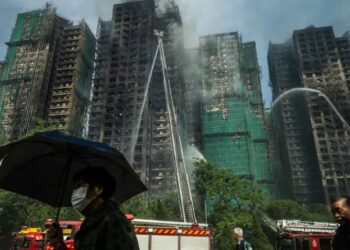 Hong Kong Leader Apologizes for Deadly Fire and Blames Construction Industry