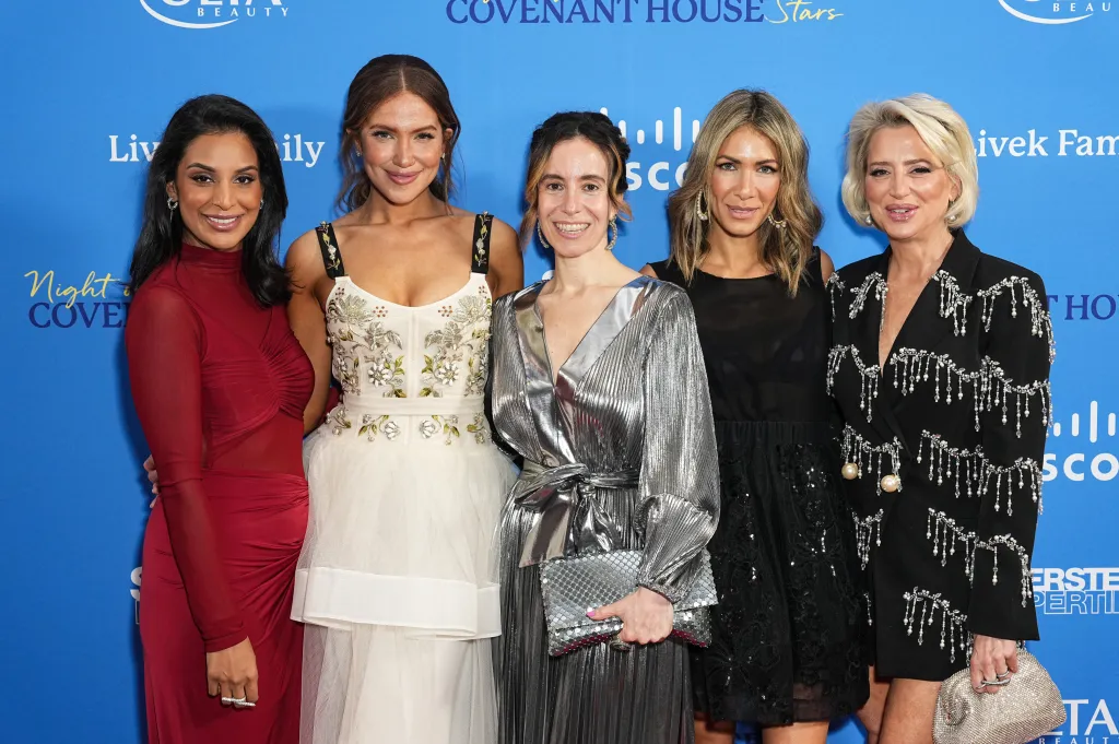 Jessel Taank, Brynn Whitfield, Sezin Cavusoglu, Erin Lichy, and Dorinda Medley posing on the red carpet at the Covenant House Night Of Stars Gala.