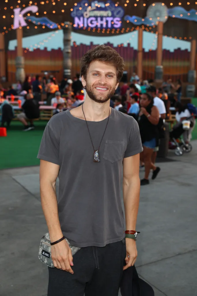 Keegan Allen visits Knott's Summer Nights.