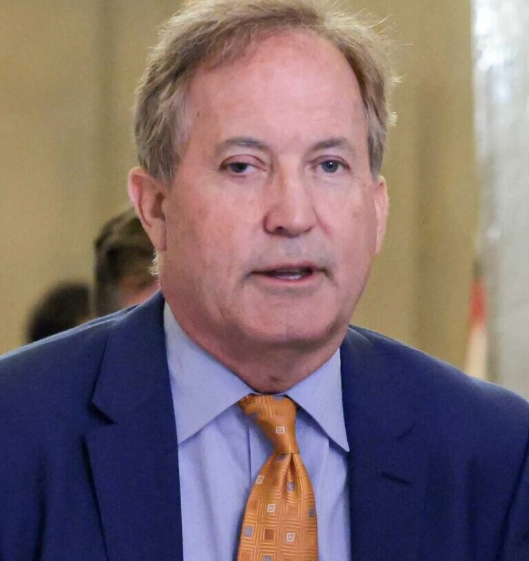Ken Paxton overwhelmed by mockery after drawing a rally crowd of just dozens