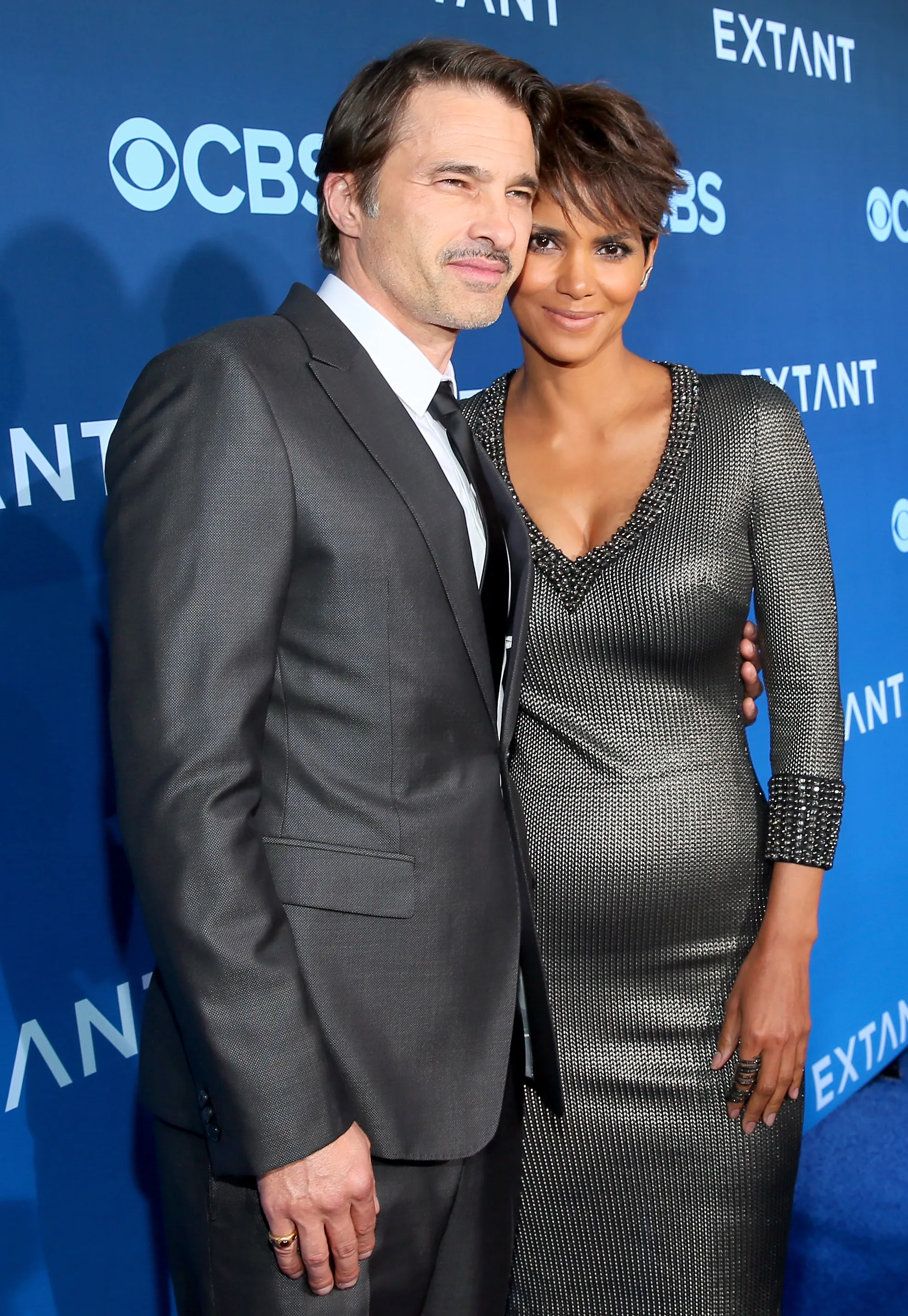 Olivier Martinez and Halle Berry on the red carpet at the premiere of 