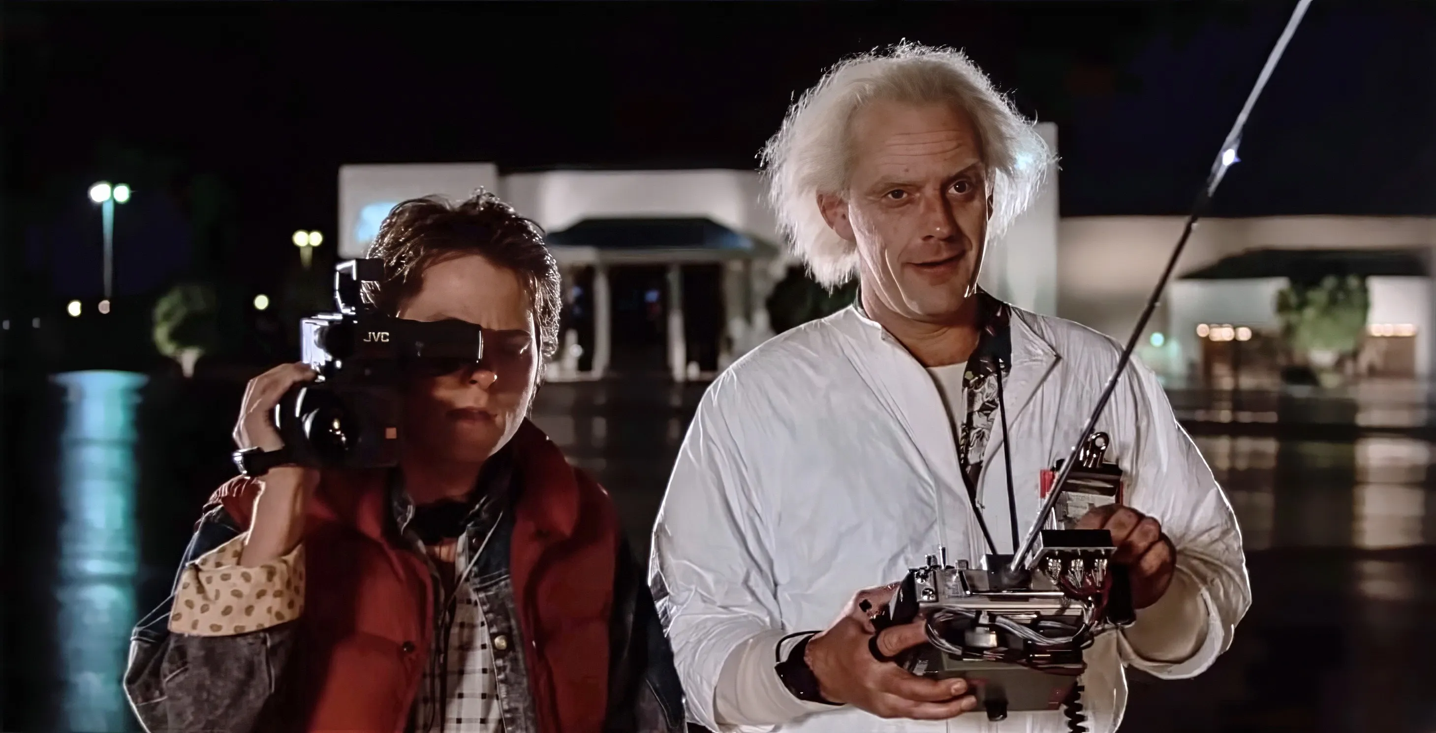 Michael J. Fox, Christopher Lloyd.