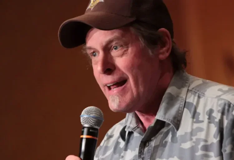 MAGA rock star lobs veiled threat at Dems during Trump rally: ‘That’s the goal!’