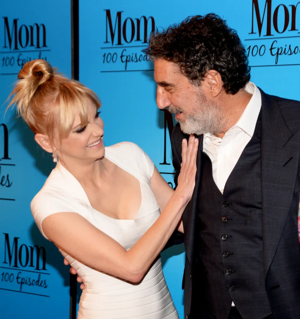 Anna Faris and Chuck Lorre at the celebration for the 100th episode of the TV show Mom.