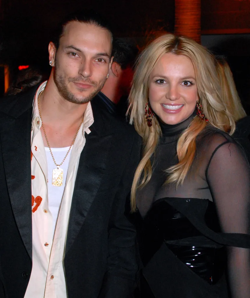 Kevin Federline and Britney Spears posing together.