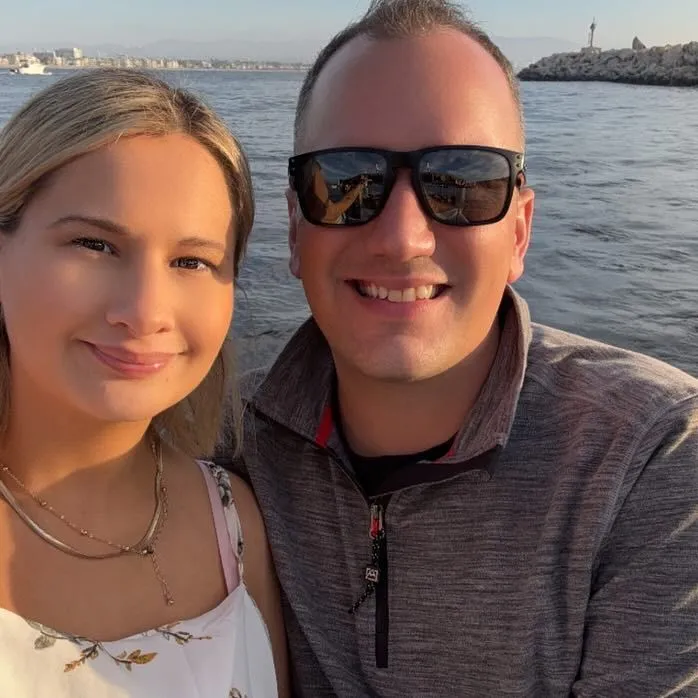 Gypsy-Rose Blanchard and Ken Urker pose for a selfie by the water.