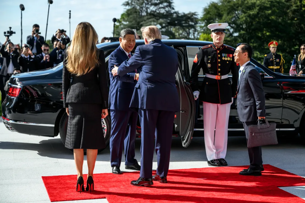 President Donald J. Trump and First Lady Melania Trump greet President Xi Jinping of China and First Lady Peng Liyuan at the South Portico during a State Arrival ceremony.