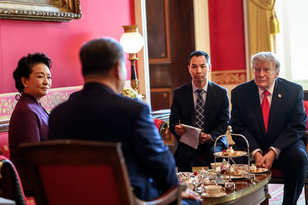 President Donald J. Trump and First Lady Melania Trump host Chinese President Xi Jinping and Madame Peng Liyuan for tea in the Red Room of the White House.