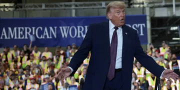 Trump’s slurs ‘throwing gasoline’ on intensifying midterm ‘fire’: GOP analyst