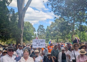 Australian defense land selloff runs into multiparty opposition