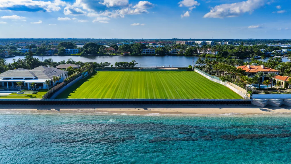 MacNeil listed the cleared 3.5-acre oceanfront property at 1120 and 1140 S. Ocean Blvd. in Manalapan for $125 million.