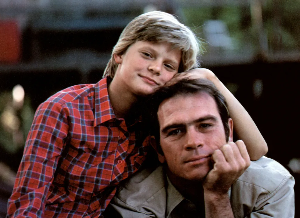Martha Plimpton and Tommy Lee Jones in The River Rat.