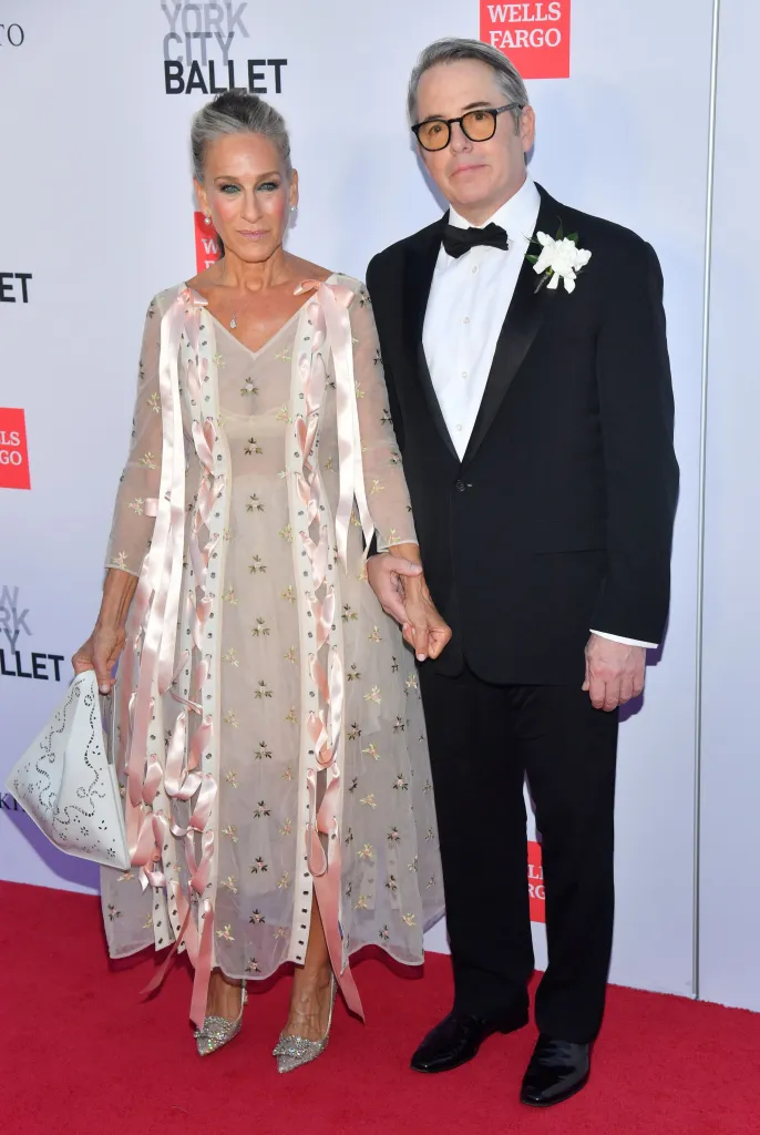 Sarah Jessica Parker and Matthew Broderick on a red carpet.