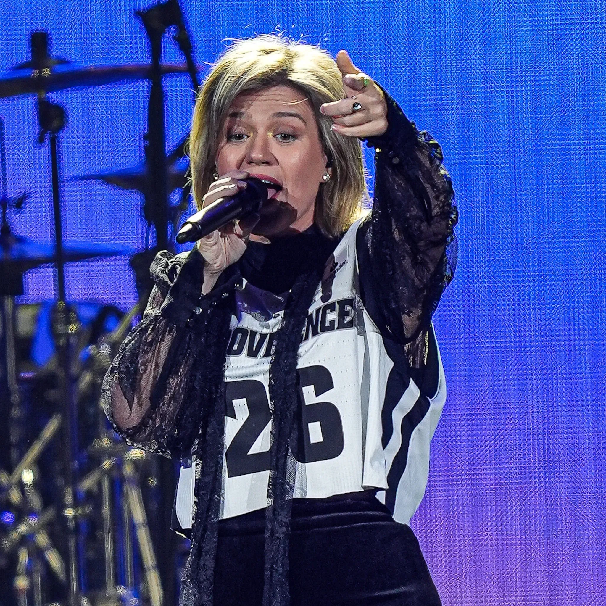 Kelly Clarkson performs on stage at Late Night Madness.