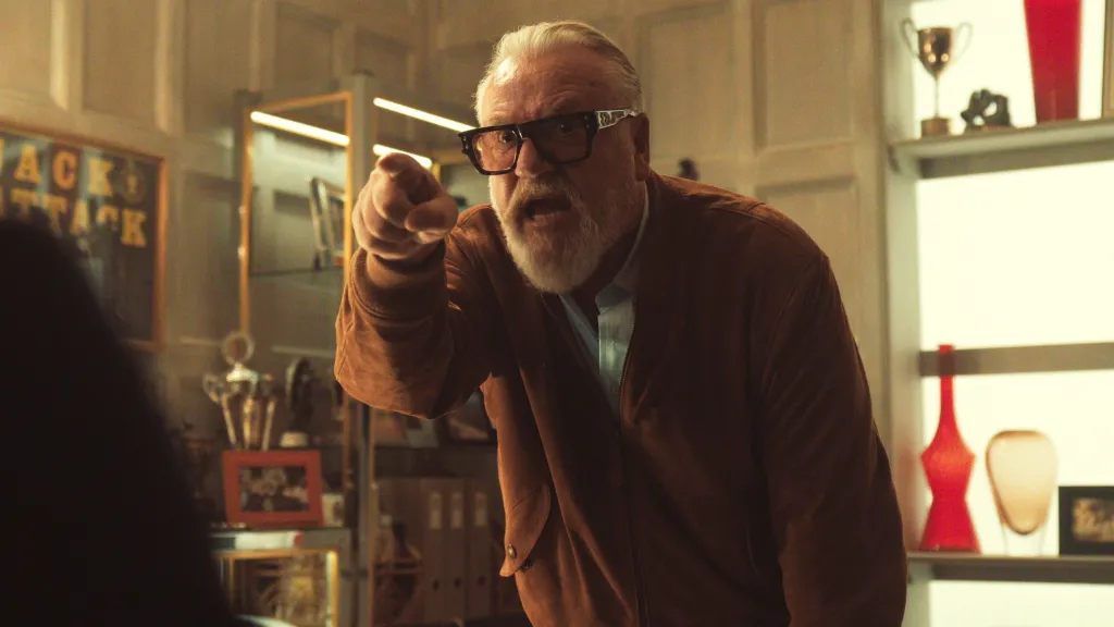 Ray Winstone as Bobby Glass in