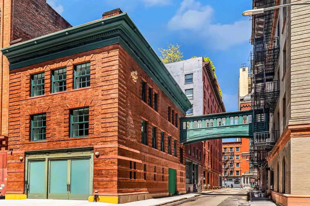 The skybridge between 9 Jay St. and 67 Hudson St. is a famous and historic eye-catcher.