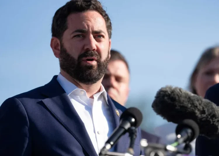 MAGA candidate humiliated after ‘mansplain’ attempt blows up in his face: ‘Sit over there’