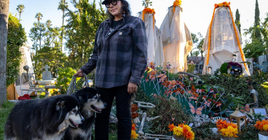 At the Hollywood Forever Día de los Muertos, families carry on an L.A. tradition of more than 50 years