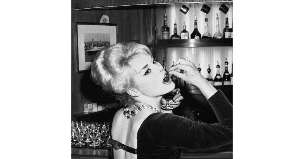 Elke Sommer, German-born star of ‘A Shot in the Dark’ and ‘The Prize,’ dies at 85