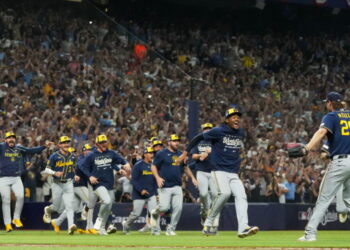 ‘The best feeling ever.’ Brewers defeat Rays to win first World Series title in team history