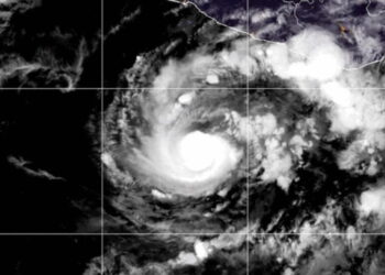 Hurricane Trudy lashes Mexico’s Pacific coast with heavy rain and strong winds