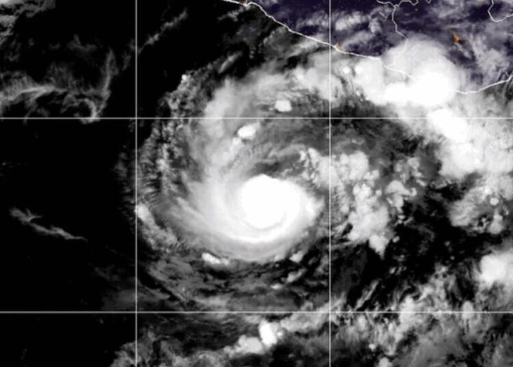 Hurricane Trudy lashes Mexico’s Pacific coast with heavy rain and strong winds