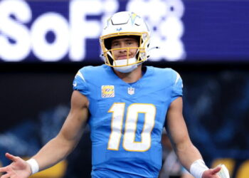 Amid the Chargers’ chaos, one thing is certain: Justin Herbert won’t be traded
