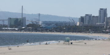 Massive sewage main break prompts closure of all coastal waters off Long Beach