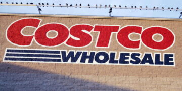 The man facing murder charge in death of man near Costco gas pumps is a rabbi, records show