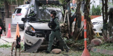 Bomb blast near Colombia’s border with Venezuela injures at least 4 police officers