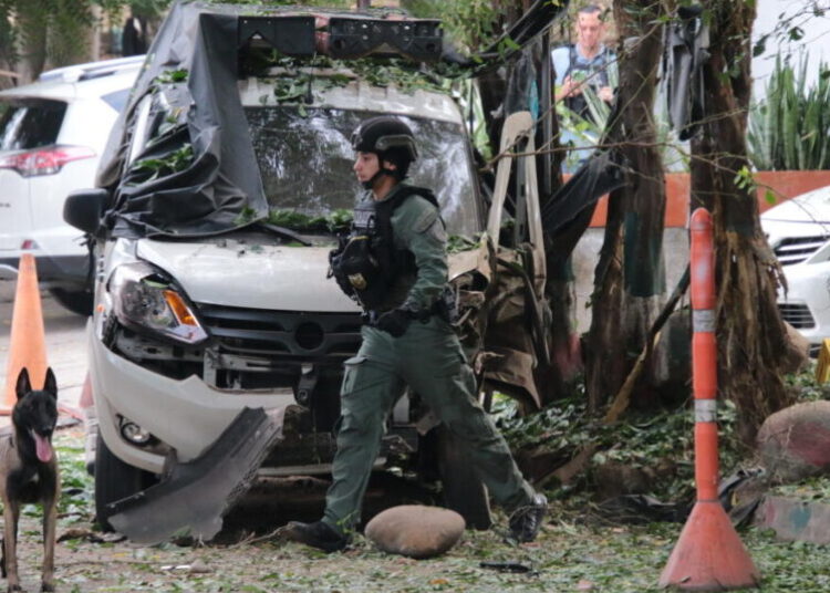 Bomb blast near Colombia’s border with Venezuela injures at least 4 police officers