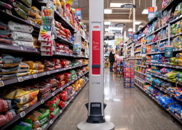 AI robots are roaming L.A. grocery store aisles. Shoppers and workers are worried