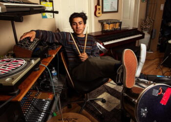 Los Retros frontman Mauri Tapia charged with unlawful acts on a child
