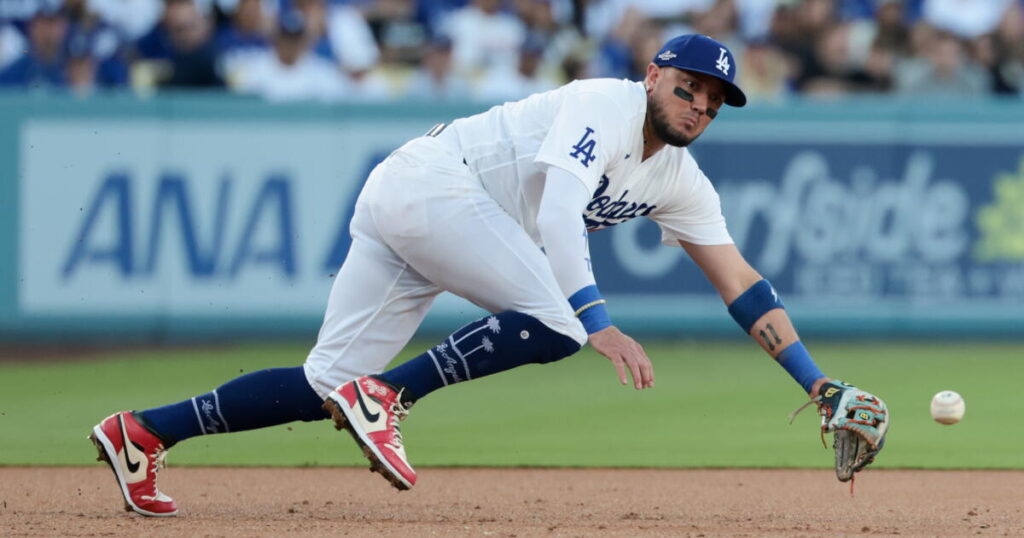 Miguel Rojas announces his retirement following Dodgers’ NLCS loss