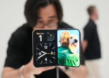 Apple’s new foldable iPhone is cracking after hours or days of use