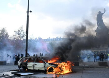 Clashes and fires break out as protesters rally across France, joining students
